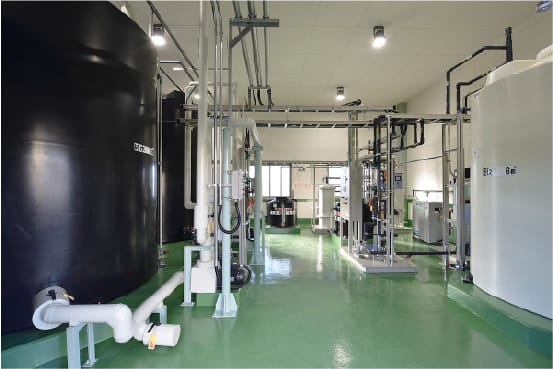 希釈に使用する水は、純水を製造して使用。